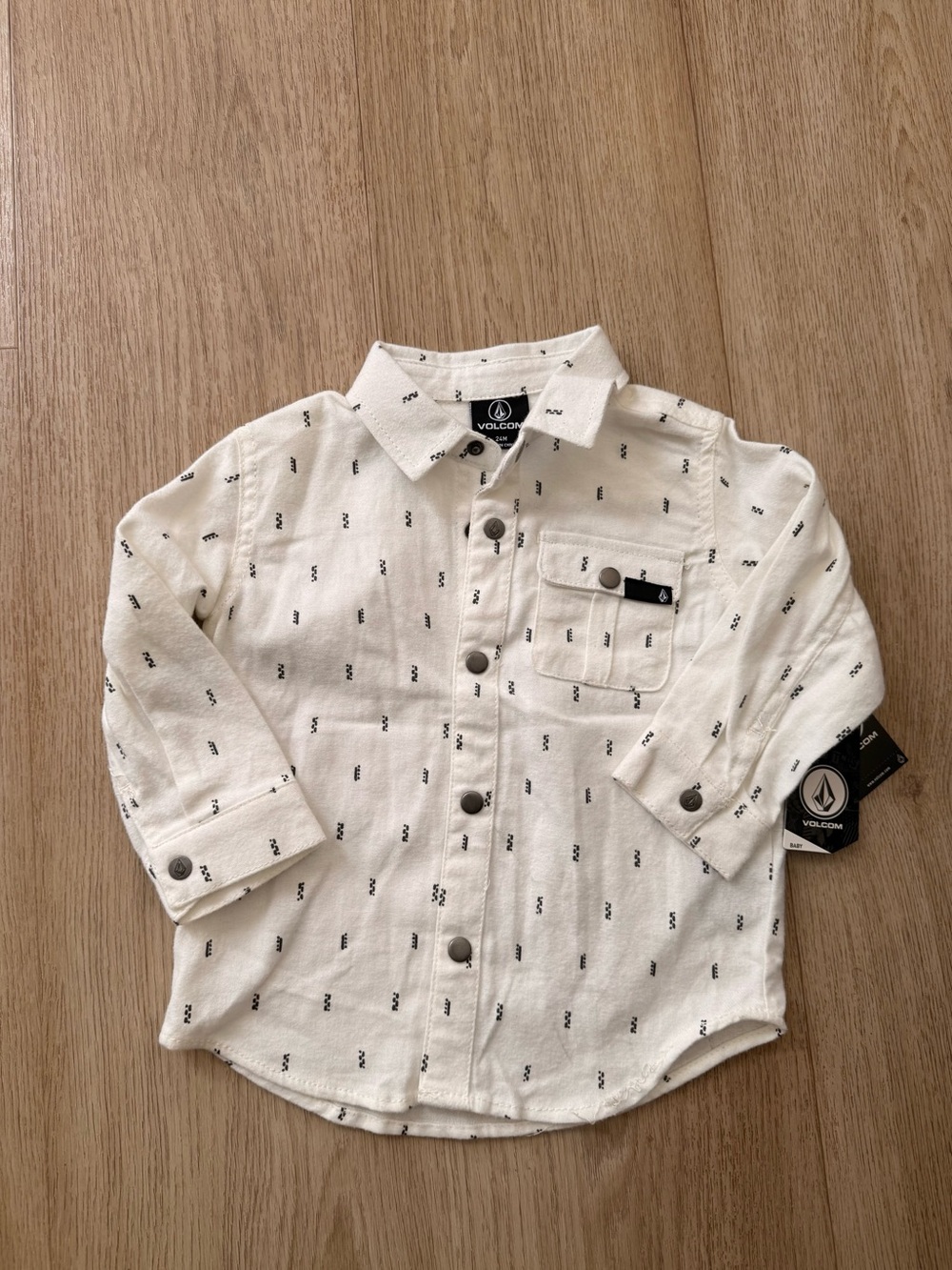 Volcom Baby 24M Button Down Flannel Long Sleeve Shirt White Logo Print NWT